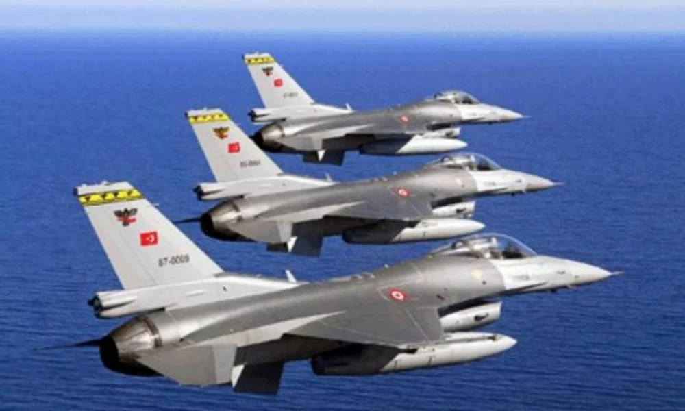 Χωρίς τελειωμό οι τουρκικές προκλήσεις στο Αιγαίο: 30 παραβιάσεις από τρία αεροσκάφη
